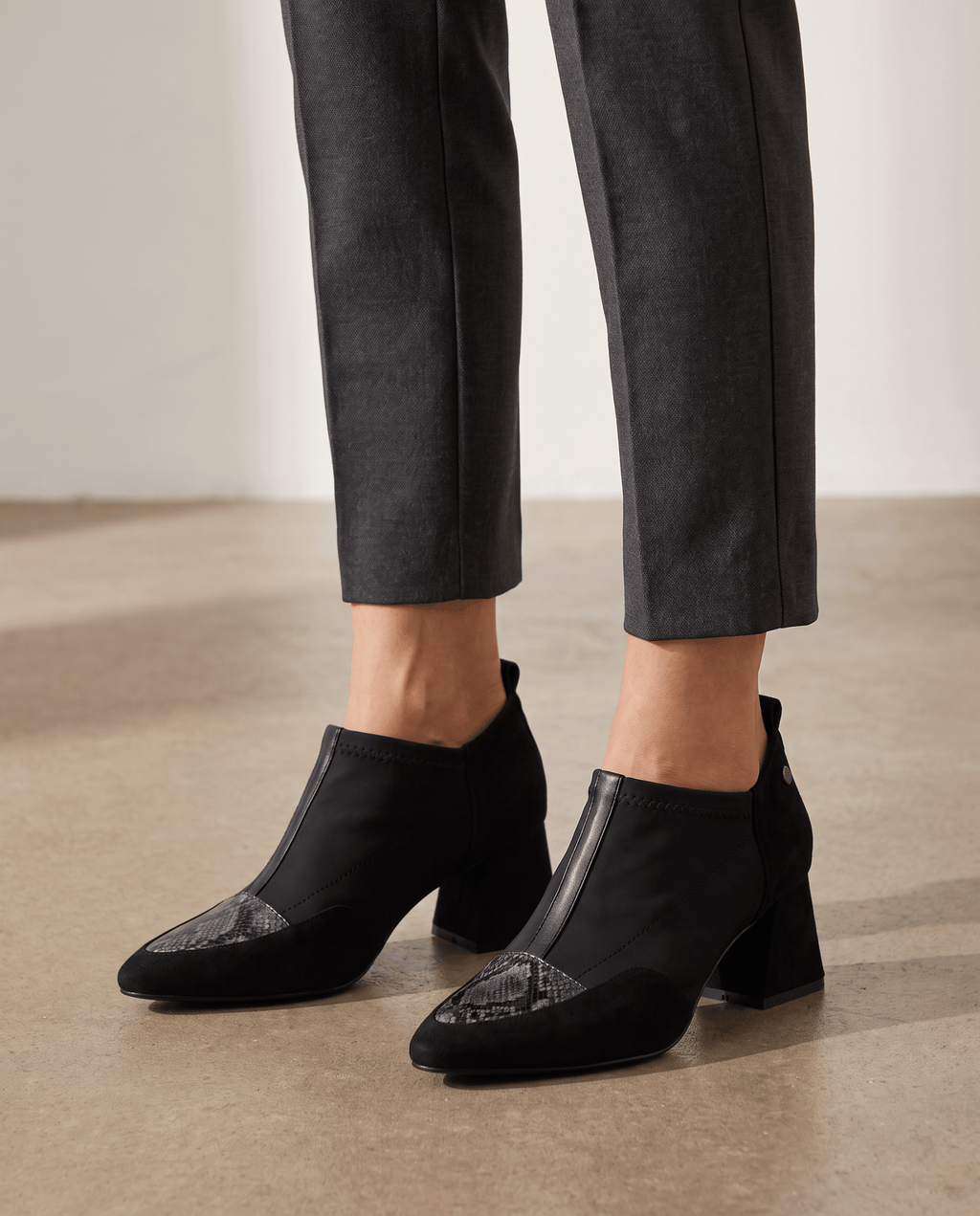 Ariadna · Zapato Abotinado de Punta Fina - zapatos de mujer Calenzo