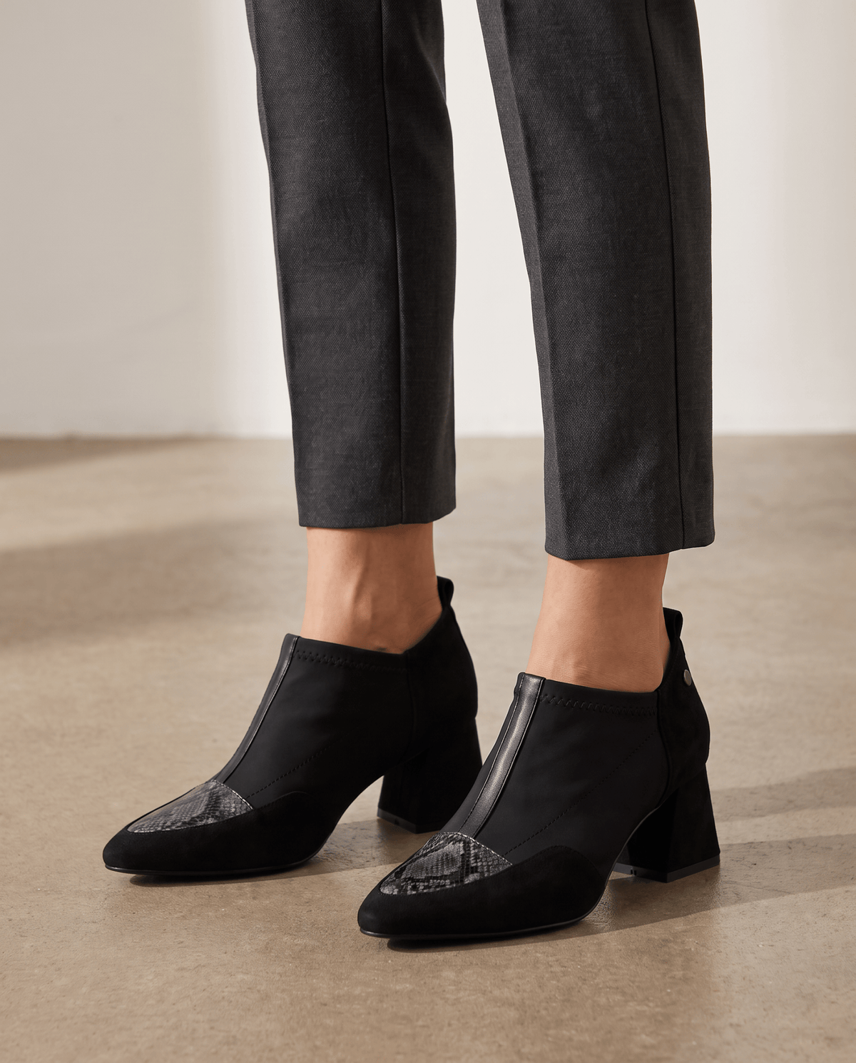 Ariadna · Zapato Abotinado de Punta Fina - zapatos de mujer Calenzo