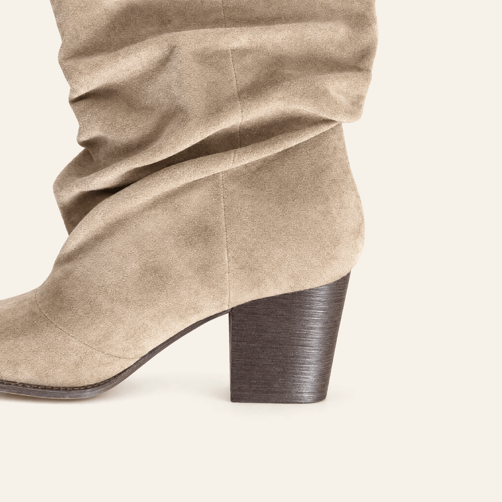 Castellana · Bota Slouch de Efecto Ante con Punta Almendrada - zapatos de mujer Calenzo