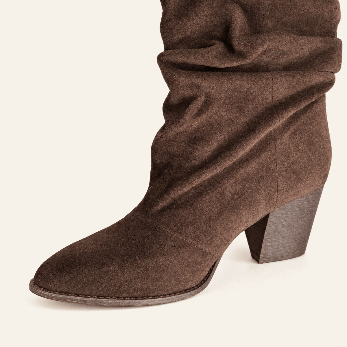 Castellana · Bota Slouch de Efecto Ante con Punta Almendrada - zapatos de mujer Calenzo