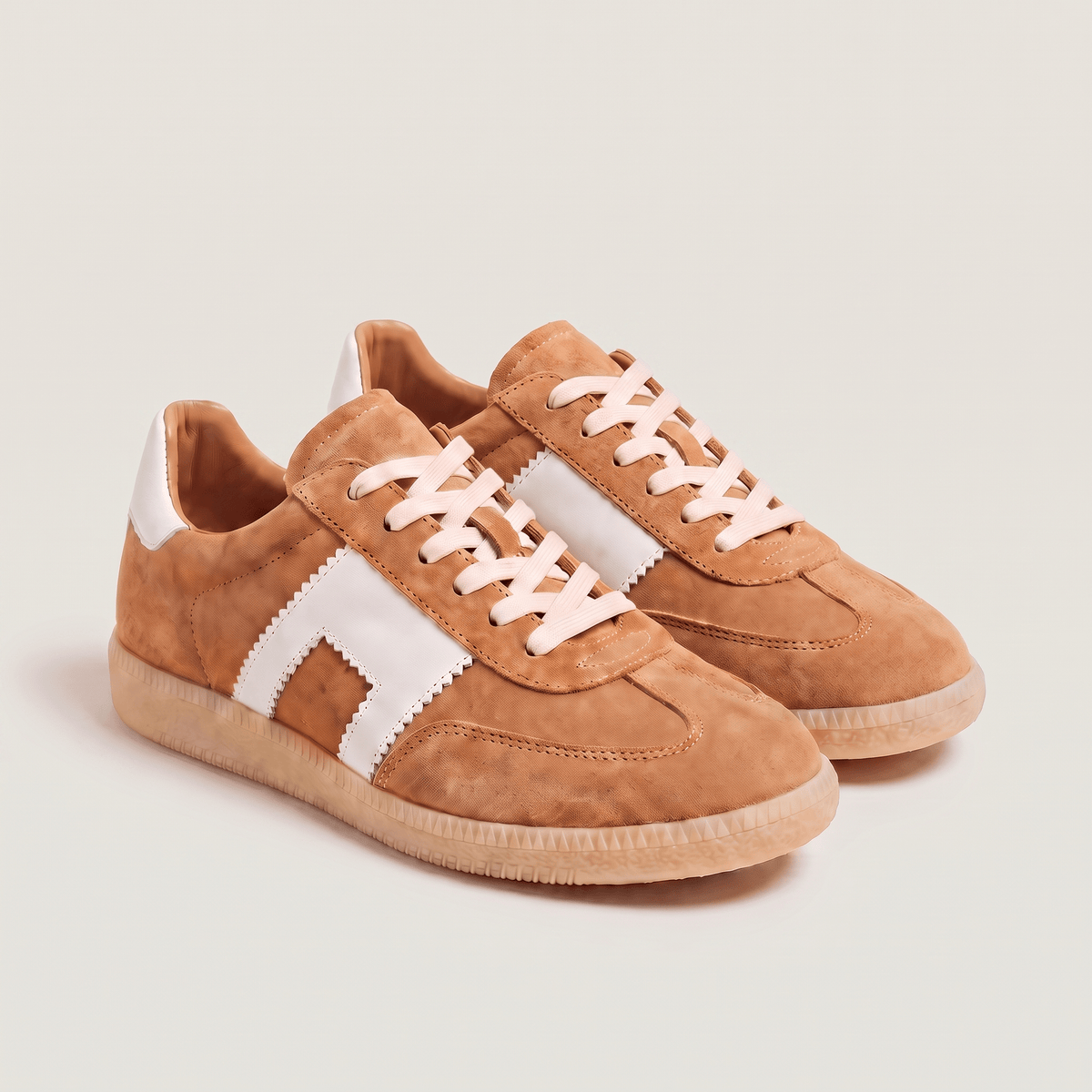 Claudia · Zapatilla Deportiva Retro de Ante - zapatos de mujer Calenzo