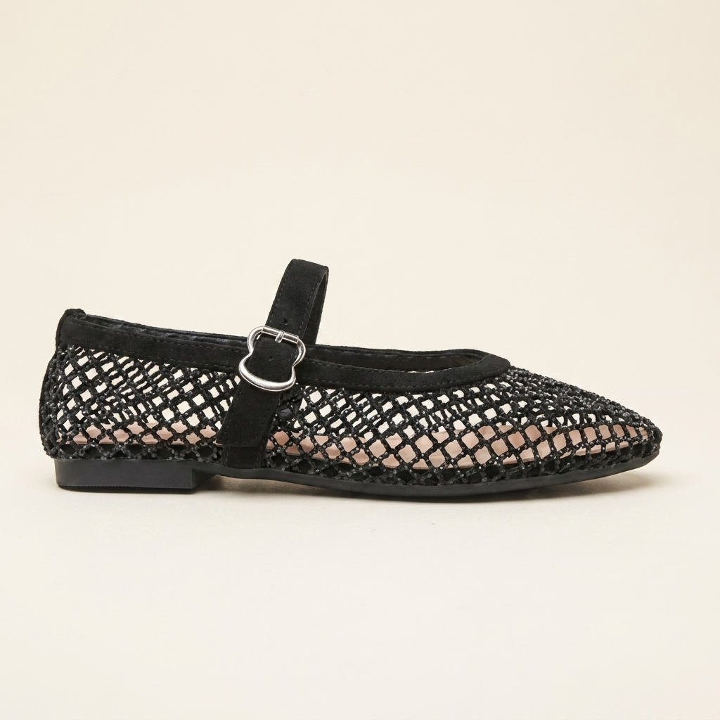 Paula bailarina negro perfil lateral con pulsera