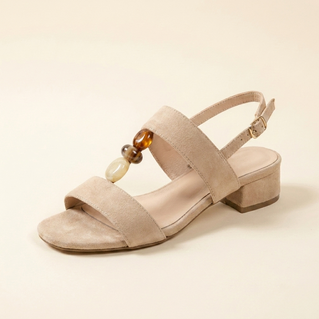 Sandalia plana con piedras beige