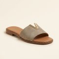 Sandalia plana con adorno V taupe - 3/4