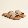 Sandalia plana corte H arena - 3/4 par
