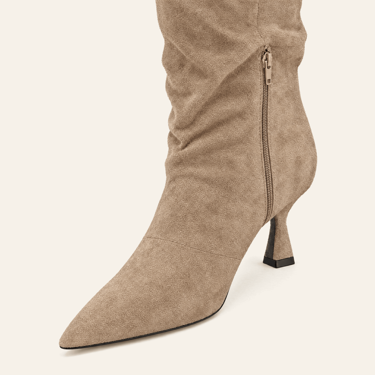 Lagasca · Bota Alta de Efecto Ante con Punta Fina - zapatos de mujer Calenzo