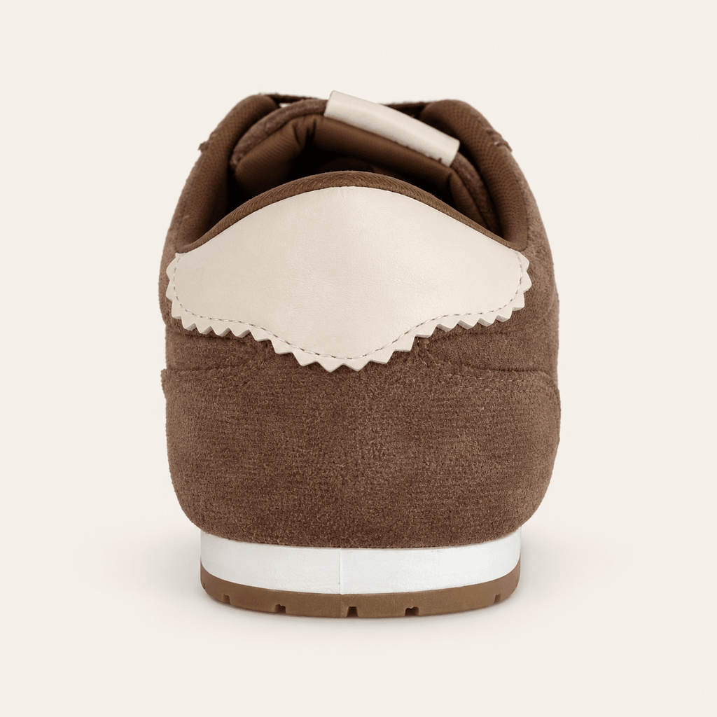 Malasaña · Zapatilla Retro de Efecto Ante con Dije de Corazón - zapatos de mujer Calenzo