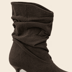 Mireia · Bota Slouch de Ante con Tacón Kitten - zapatos de mujer Calenzo