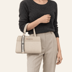 Velázquez · Bolso Estructurado con Placa Dorada — Beige Claro - zapatos de mujer Calenzo